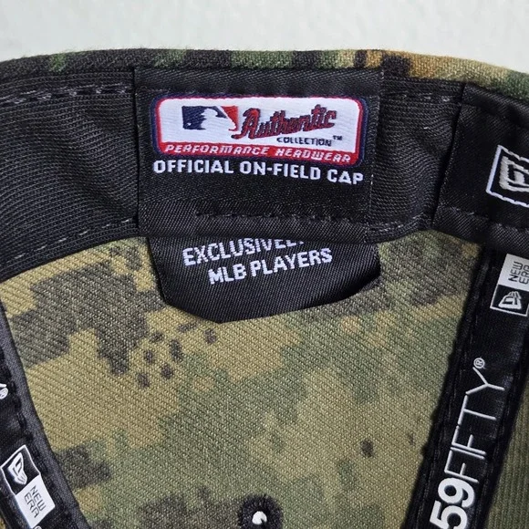 MLB Chicago Cubs New Era 59Fifty Cap Digital camo 7¼ Hat On Field Salute Service - Picture 8 of 9
